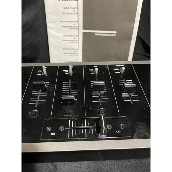 Numark C1 Professional 19" Mixer - AC 115/230V -- TESTED WORKS - Picture 3 of 6